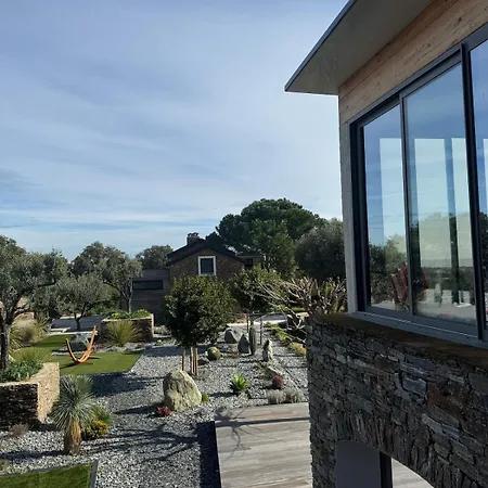 Avec Dependance Vue Piscine Privee 12p
