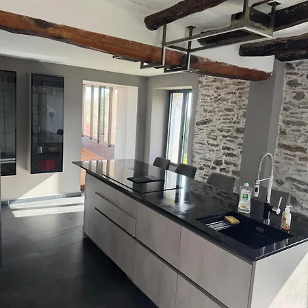 Appartement Avec Dependance Vue Piscine Privee 12p
