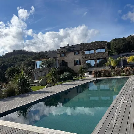 Avec Dependance Vue Piscine Privee 12p